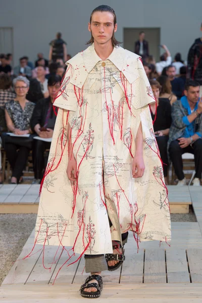 Look 26